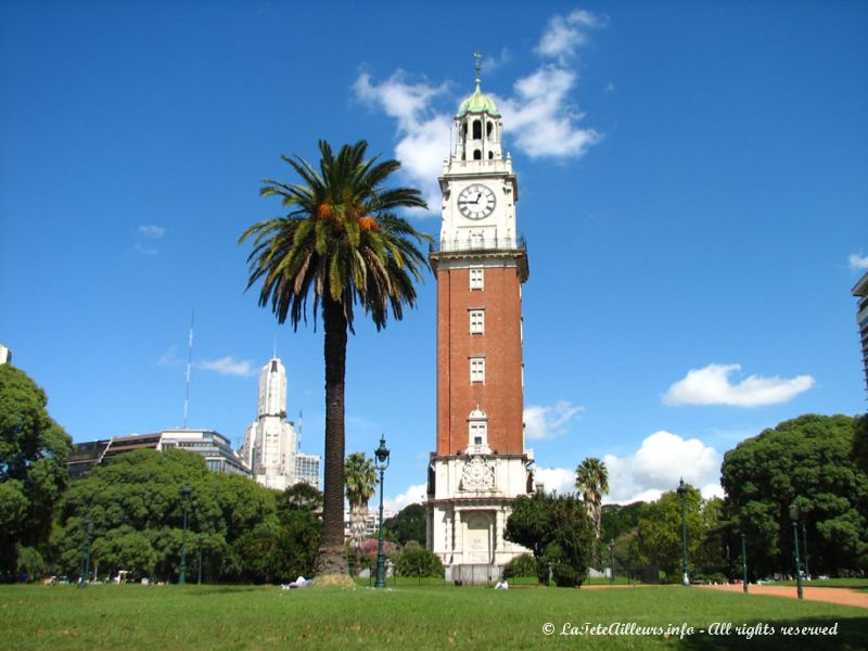 La Torre Monumental de los Ingleses, reproduction version réduite de Big Ben et offerte par les Anglais pour l'anniversaire de l'Indépendance argentine