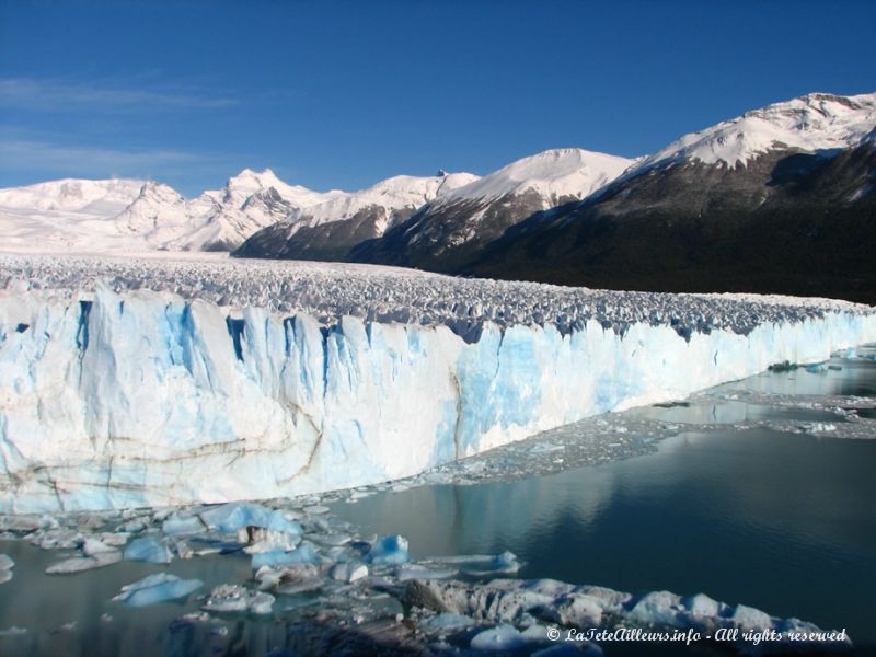 ... ce glacier est si immense qu'on ne peut l'embrasser entièrement du regard !