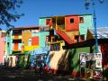 A La Boca, les maisons affichent les couleurs les plus vives !