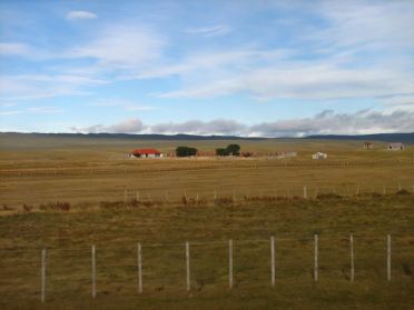 Les quelques estancias de la Terre de Feu sont isol&eacute;es de tout...