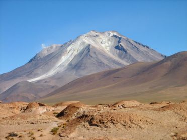 Le volcan Ollague, volcan actif de Bolivie