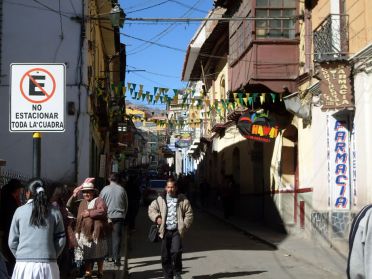 Les rues sont toujours anim&eacute;es ici