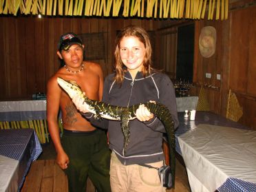 Apr&egrave;s &ecirc;tre pass&eacute; de mains en mains, il sera rel&acirc;ch&eacute; juste devant le lodge