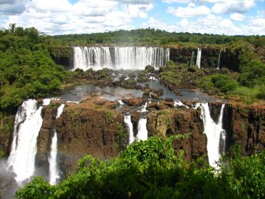 Les chutes des Trois Mousquetaires et, au dessus, la Rivadavia