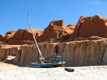 Mieux vaut avoir le coeur bien accroch&eacute; pour affronter les vagues de l'Atlantique sur ces fr&egrave;les embarcations