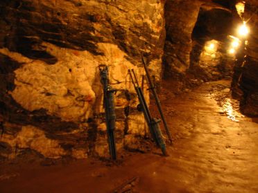A l'aide de ces outils rudimentaires, la mine a fourni 35 tonnes d'or !
