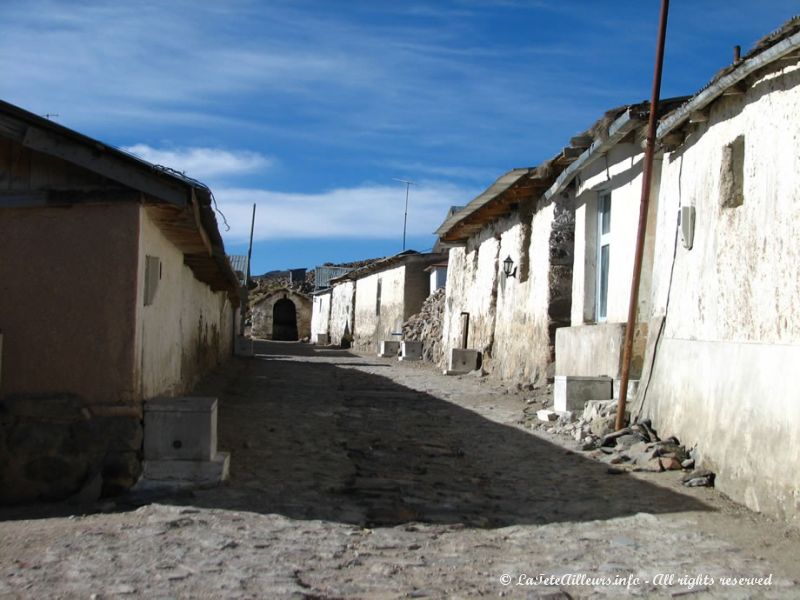Les rues de Parinacota, adorable village à 4400m d'altitude