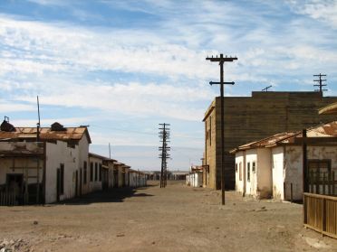 Les hommes travaillaient dans les mines et usines de salp&ecirc;tre 