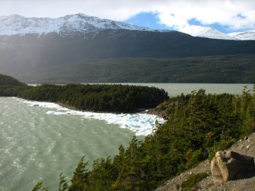 Les icebergs s'échouent, poussés par les vents