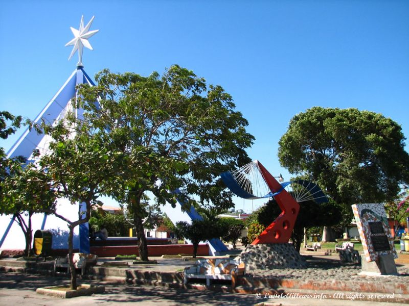 Au Costa Rica, on trouve un parc devant chaque église, et celui de Cañas est pour le moins original