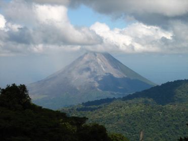 Superbe vue sur le volcan Arenal, finalement tout proche