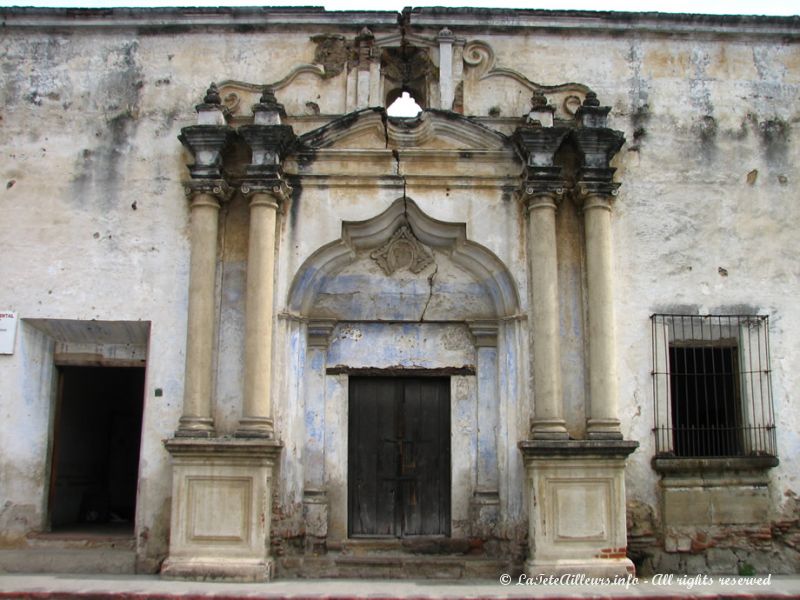 La plupart des vieilles églises d'Antigua ont beaucoup souffert des nombreux tremblements de terre