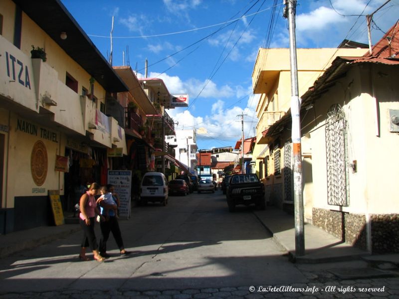 Les rues de Flores, petite ville tranquille