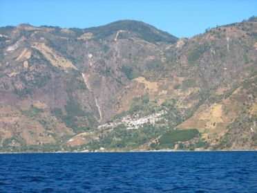 Santa Cruz la Laguna, petit village perché dans la montagne