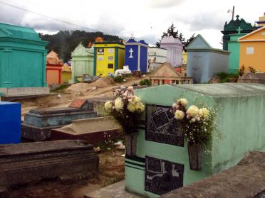 Le cimeti&egrave;re de Chichicastenango