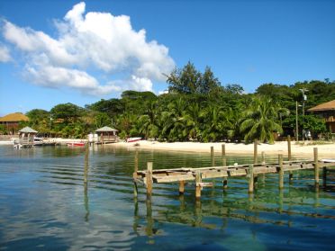 West End sur l'&icirc;le de Roat&aacute;n