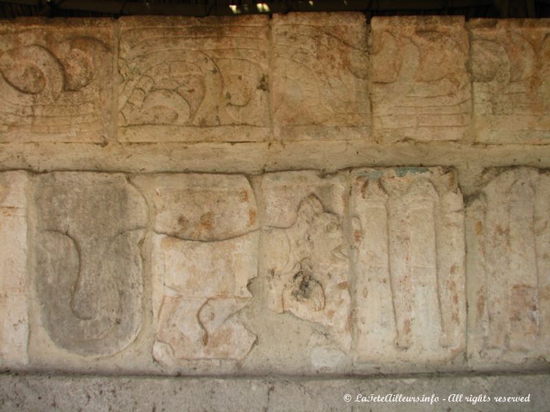 Les jaguars et les serpents sont constamment représentés sur les temples