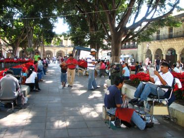 Les cireurs de chaussures sont nombreux ici