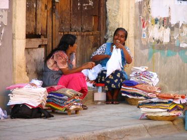 Les indiennes sont nombreuses a proposer leur artisanat