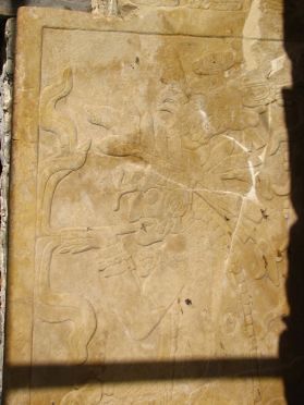 Au sommet des temples, de superbes fresques racontent l'histoire de Palenque