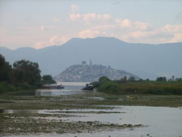 L'&icirc;le de Janitzio, sur le lac de P&aacute;tzcuaro