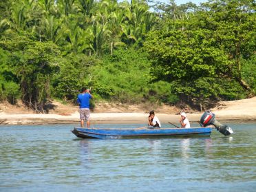 La rivi&egrave;re sert &agrave; tout : p&ecirc;cher, ...