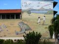 Les peintures murales autour du monument racontent l'histoire du Nicaragua