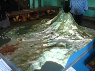Cette carte en relief de la région de Granada nous permet d'apprécier au mieux la taille du volcan Mombacho