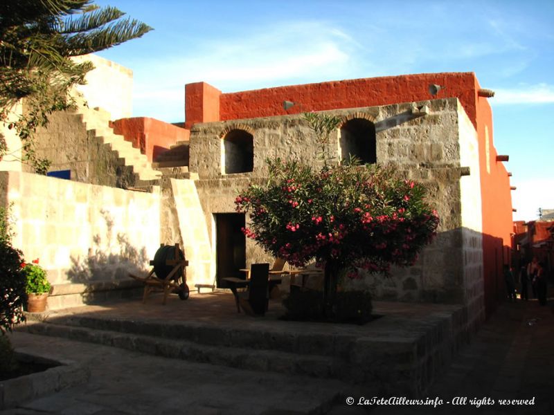 La place Zocodober du monastère Santa Catalina