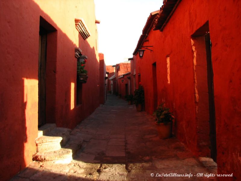 La magie des couleurs du monastère Santa Catalina