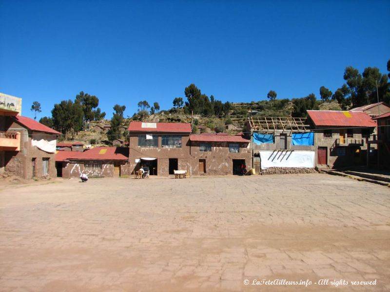 Le petit village central de l'île de Taquile