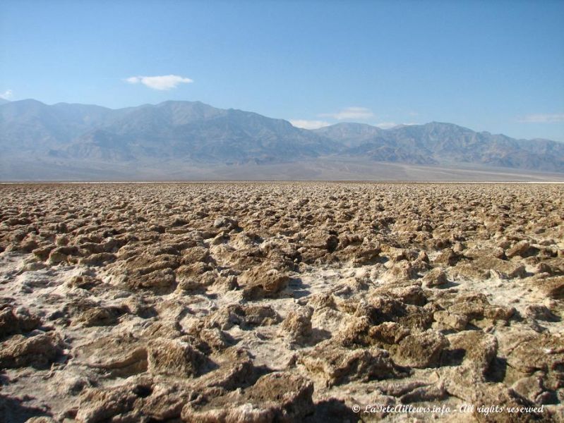 Le Devil's Golf Course, immense etendue de sel en plein desert