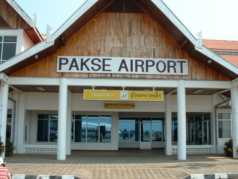 Le petit aéroport de Paksé