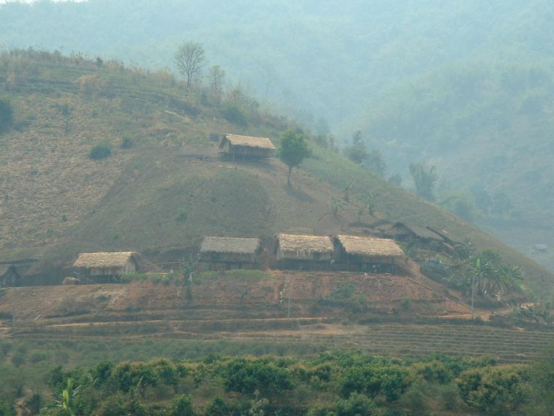 Les villages s'installent à flanc de montagne