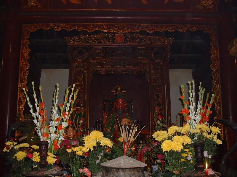 A l'intérieur du temple