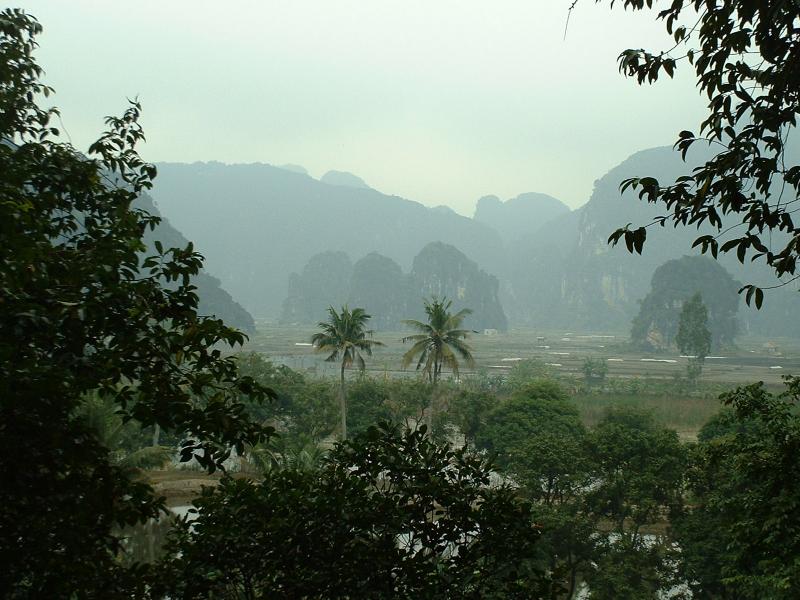 Ninh Binh porte bien son surnom de "baie d'Along terrestre"